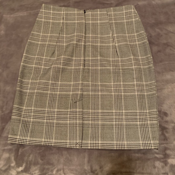 H&M Pencil Skirt Mini - Picture 2 of 4